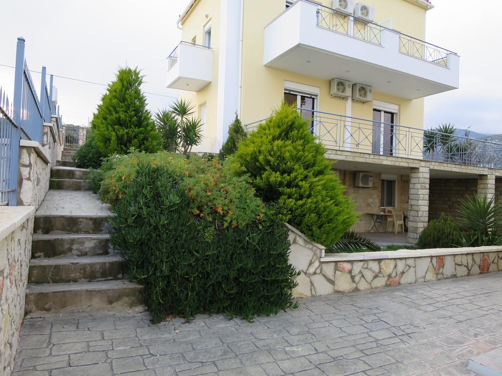 Villa Christine - Maisonettes With Fireplace Alivérion Exterior foto