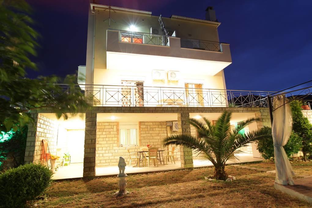 Villa Christine - Maisonettes With Fireplace Alivérion Exterior foto